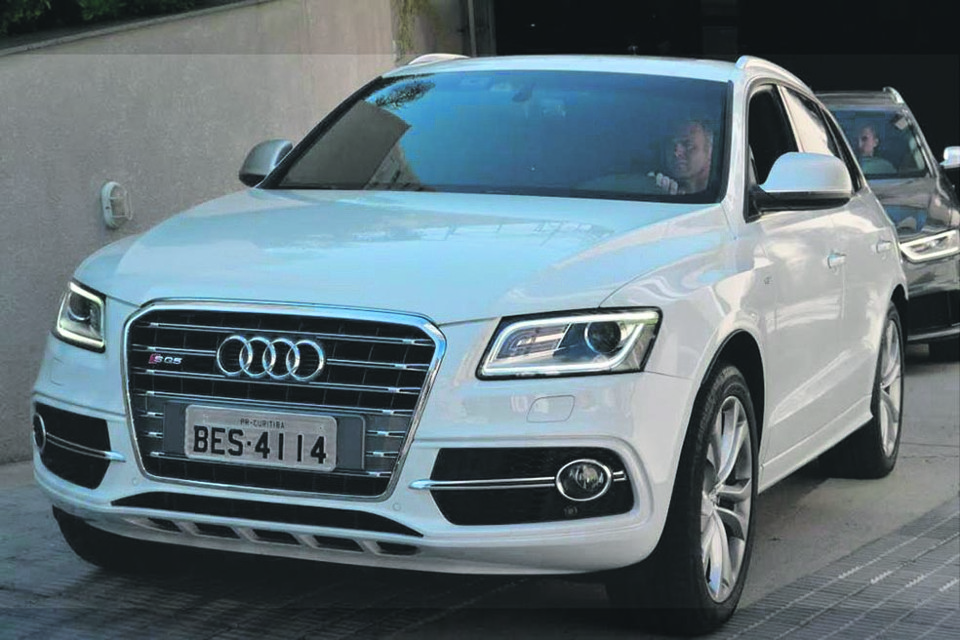 Um dos carros apreendidos na manhã desta terça em Curitiba | Sesp/Divulgação