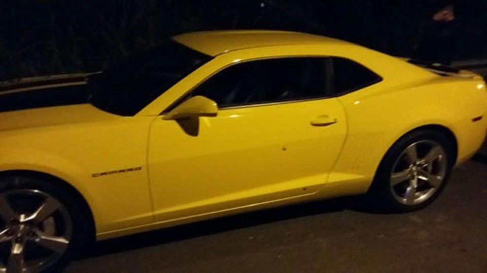 Carro foi alvejado por disparos e não foi levado por assaltantes | Guarda Municipal