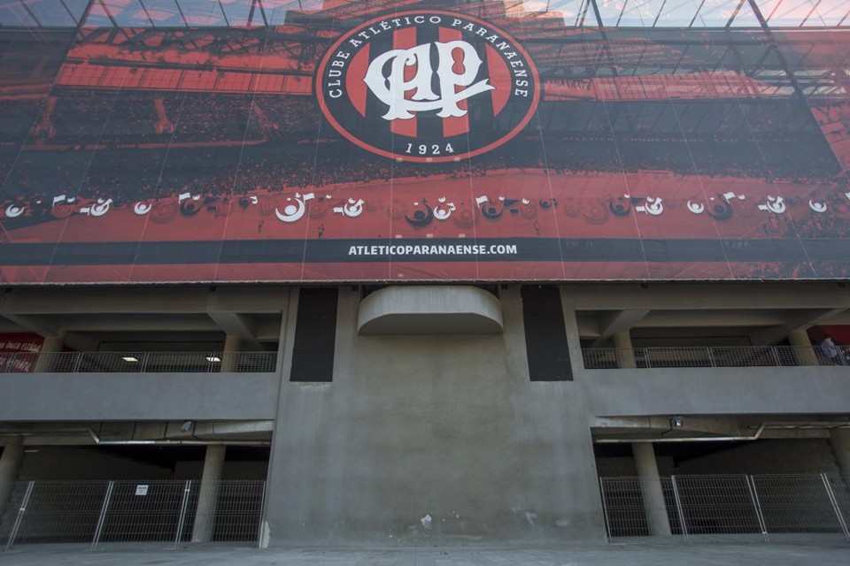 Fachada da Arena da Baixada: reforma deixou um rastro de dívidas e confusão na capital paranaense. | Marcelo Andrade/Gazeta do Povo