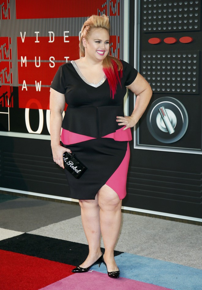 Rebel Wilson, atriz de “A Escolha Perfeita”, chega ao VMA. | DANNY MOLOSHOK/REUTERS