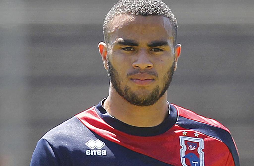 Carlinhos tem o apoio do técnico Fernando Diniz para continuar na Vila Capanema. | Jonathan Campos/Gazeta do Povo