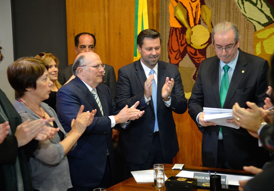 Caso Cunha aceite um dos pedidos, inicia-se um procedimento para que a Câmara autorize ou não o oferecimento de uma denúncia à presidente por crime de responsabilidade | /