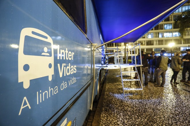 “A Linha da Vida” já atendeu mais de 320 moradores de rua, desde o início do programa, em abril deste ano. | Daniel Castellano/Gazeta do Povo