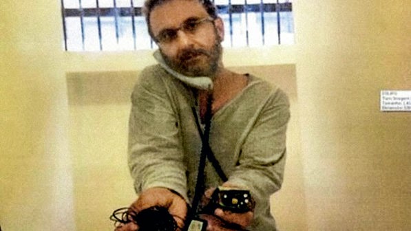 Youssef encontrou, em abril do ano passado, um aparelho de escuta ambiental em sua cela. | /