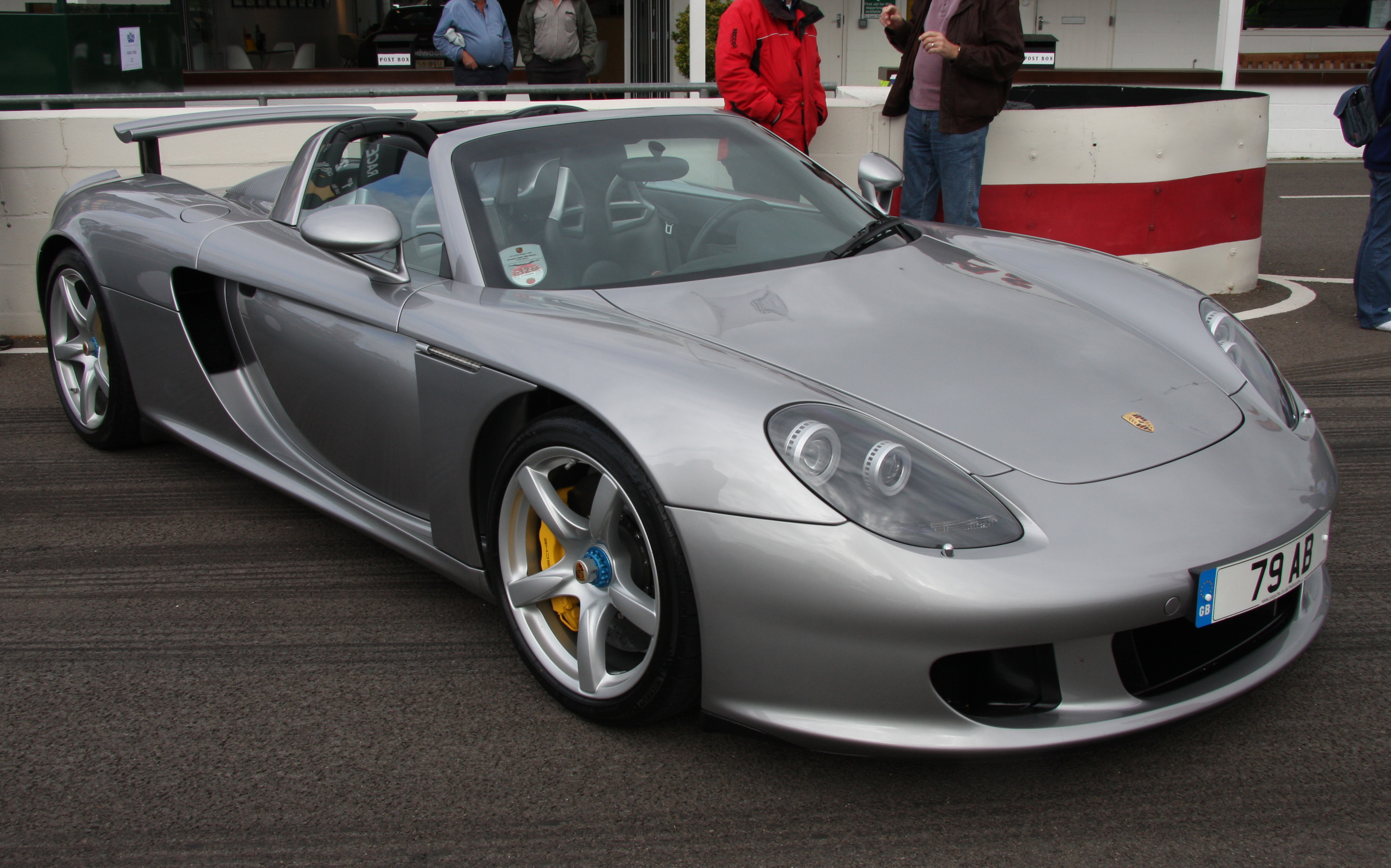 Porsche Carrera GT, o carro do acidente que matou Paul Walker. | Brian Snelson/Wikimedia Commons