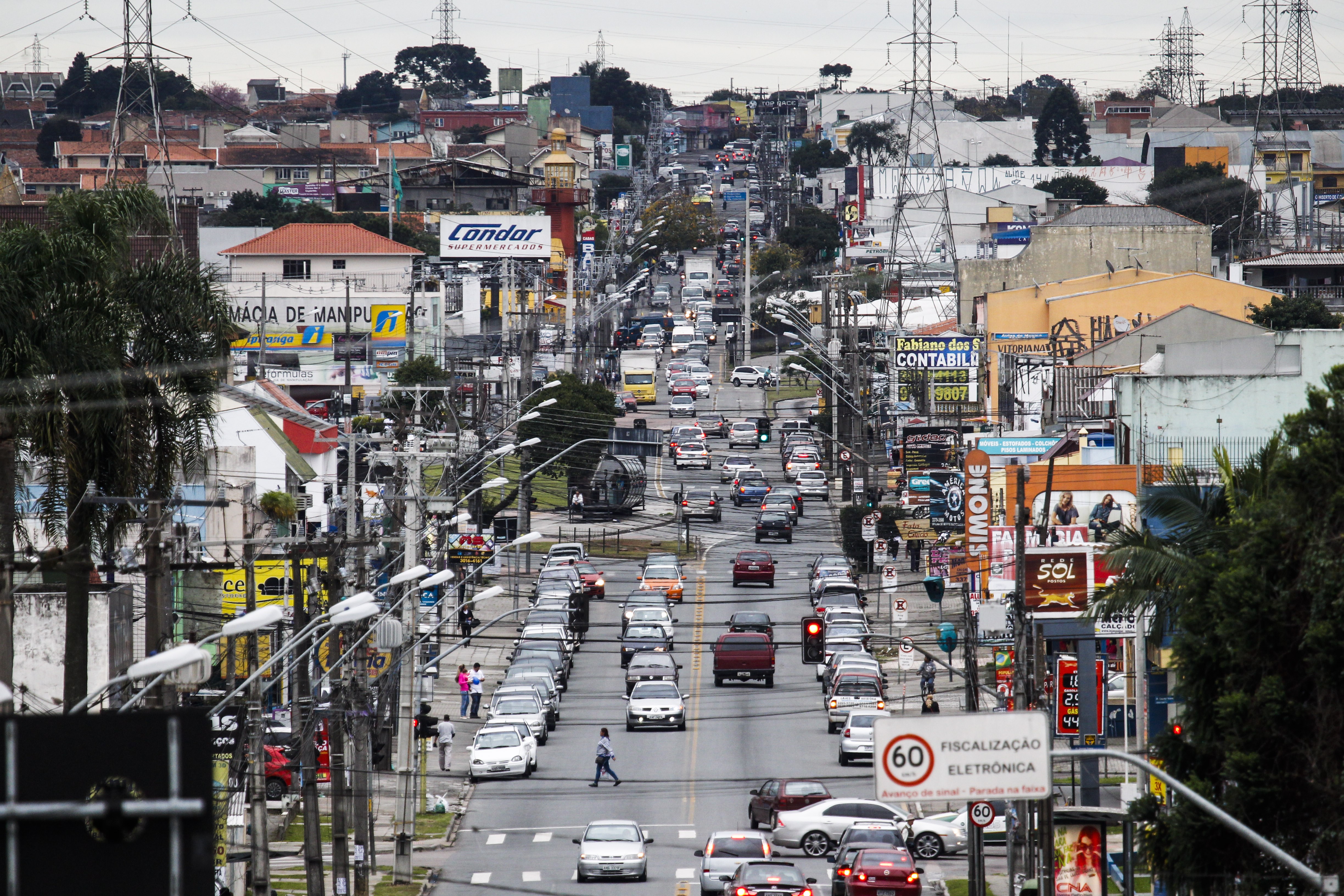Plano prevê novos eixos de adensamento da capital, com incentivos para mais verticalização. | Daniel Castellano/Gazeta do Povo