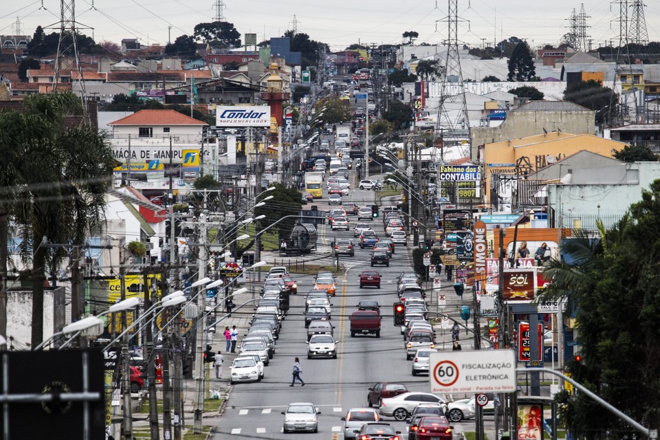 Plano prevê novos eixos de adensamento da capital, com incentivos para mais verticalização. | Daniel Castellano/Gazeta do Povo