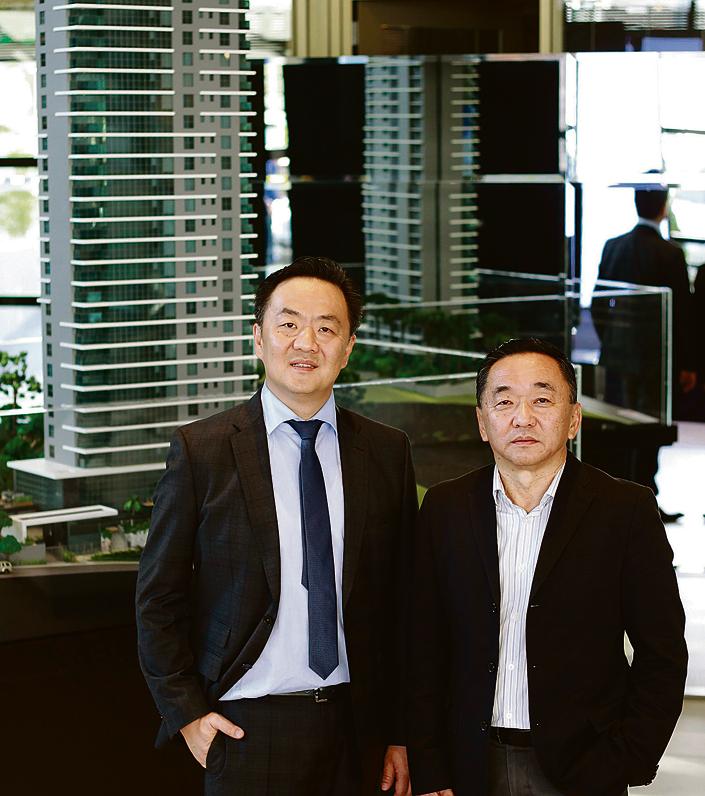 Leonardo Yoshii e Silvio Maraguchi, executivos da construtora: Curitiba foi estudada por dois anos. | Daniel Castellano/Gazeta do Povo