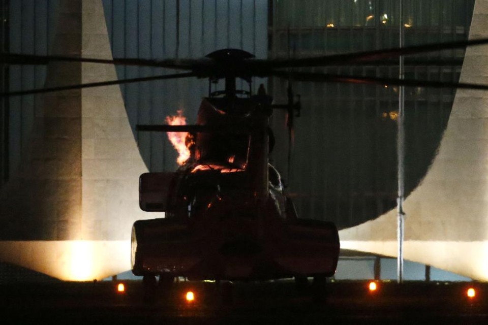 Momento em que o helicóptero que levava Dilma pegou fogo em Brasília. | Dida Sampaio/Estadão Conteúdo