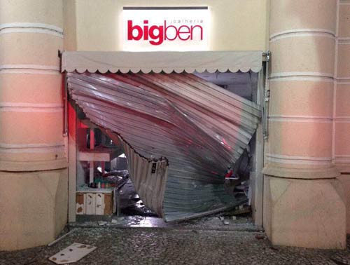 Pelo menos três homens invadiram o estabelecimento. | Colagoração/Guarda Municipal