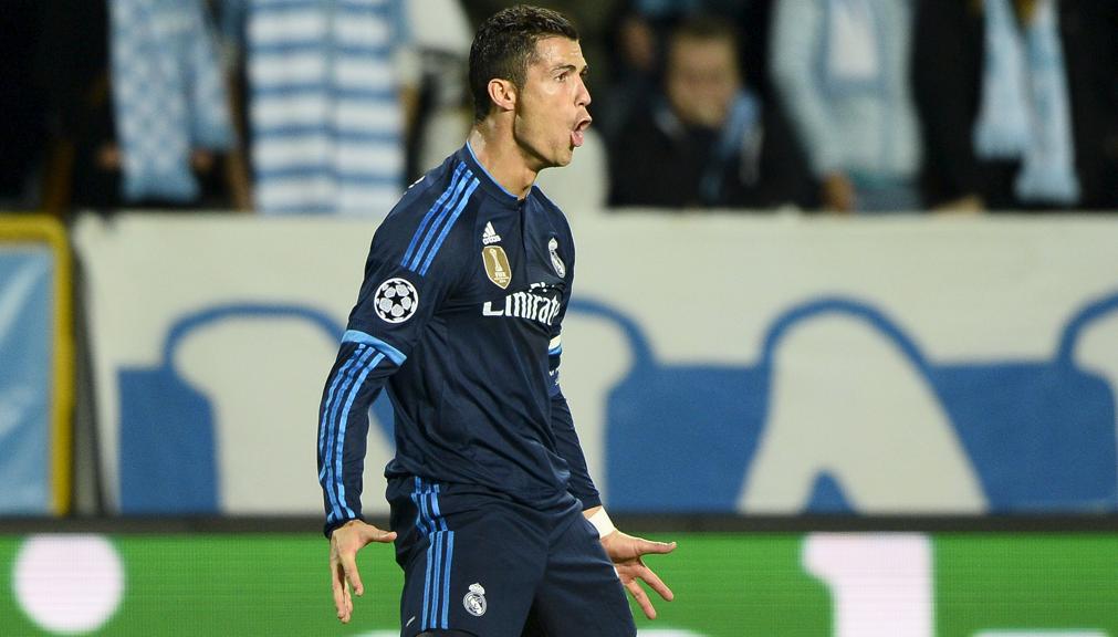 Cristiano Ronaldo comemora gol da vitória sobre o Malmö, o 500º da carreira do português. | TT NEWS AGENCY/REUTERS