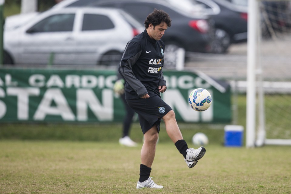 Jogador disputou  apenas uma partida pelo Coxa | Brunno Covello/Gazeta do Povo