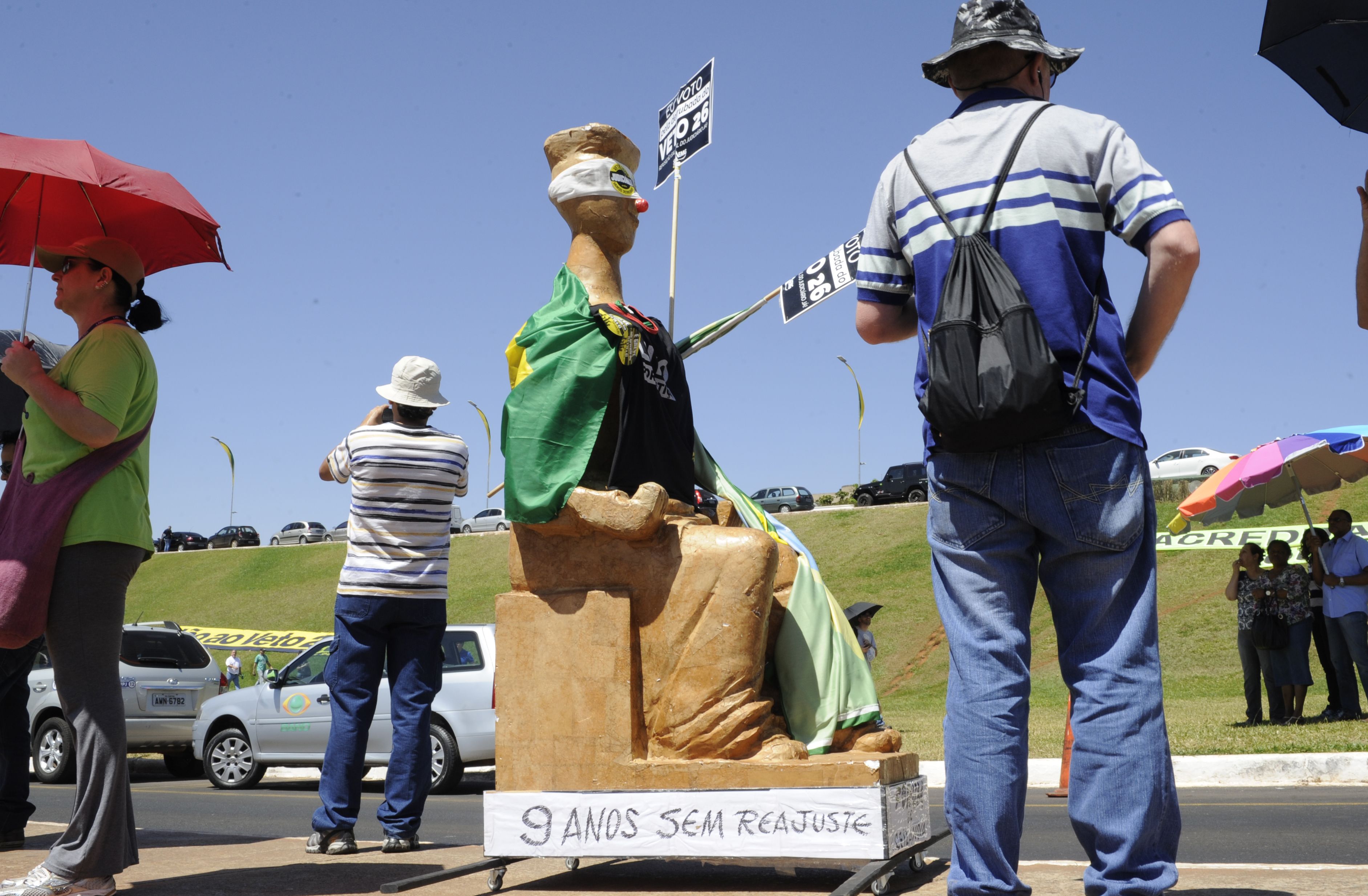 Servidores do judiciário protestam por aumento salarial em frente ao Congresso. | Luis Macedo/ Câmara dos Deputados