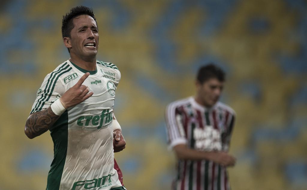 Lucas Barrios marcou três gols na goleada do Palmeiras sobre o Fluminense no Maracanã. | Jorge Rodrigues/Eleven/Folhapress