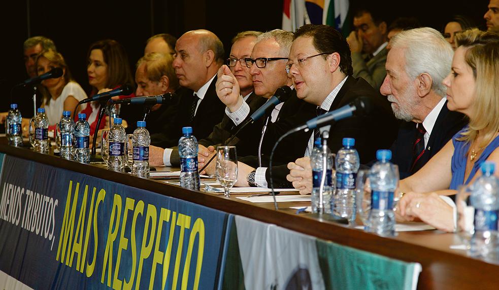 Representantes das entidades lançaram na sexta-feira o movimento “Menos Tributos, Mais Respeito”, que já recebeu consultas para se “nacionalizar”. | Aniele Nascimento/Gazeta do Povo