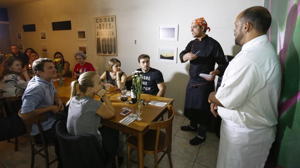 No Amaranta, um espaço para comer e trocar experiências sobre gastronomia, cerveja e a vida. | Daniel Castellano/Gazeta do Povo