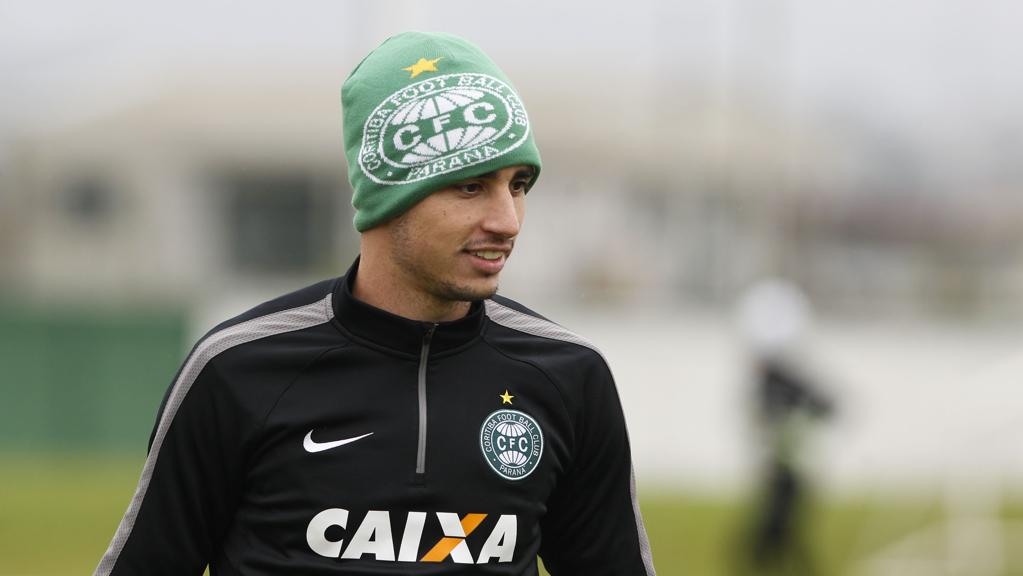 Thiago Galhardo aguarda evolução física para ser confirmado como titular contra o Internacional. | Daniel Castellano/Gazeta do Povo
