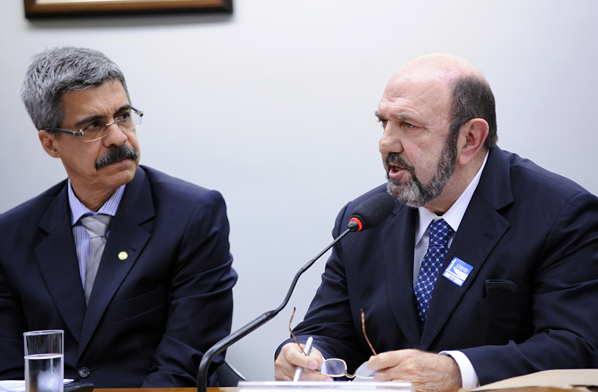 Ricardo Pessoa (à dir.) optou por fazer uma apresentação sobre a história da UTC. | Lucio Bernardo Junior / Câmara dos Deputados