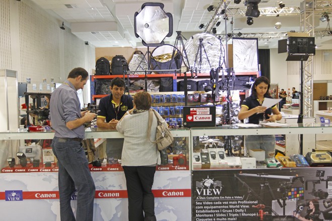 Feira do Fotoinnovation 2015 no Espaço Torres. | Antônio More/Gazeta do Povo