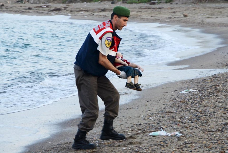 Imagem chocante circula pelas redes sociais nesta quarta-feira (2) | STRINGER/TURKEY/REUTERS