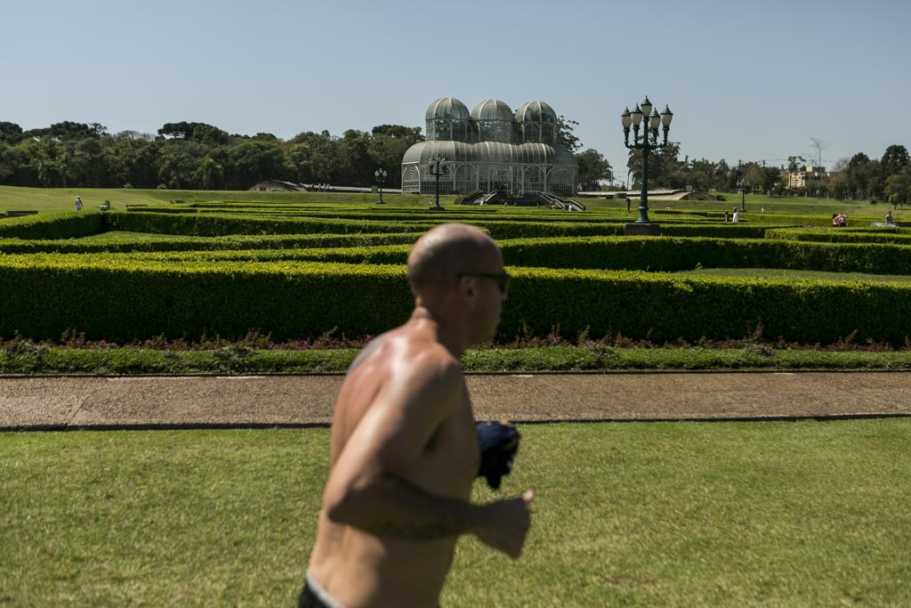 Dia mais quente da história de setembro não espantou o exercício físico | Marcelo Andrade/Gazeta do Povo