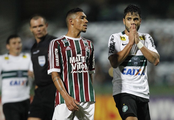 Henrique Almeida lamenta oportunidade perdida diante do Fluminense. | Jonathan Campos/Gazeta do Povo