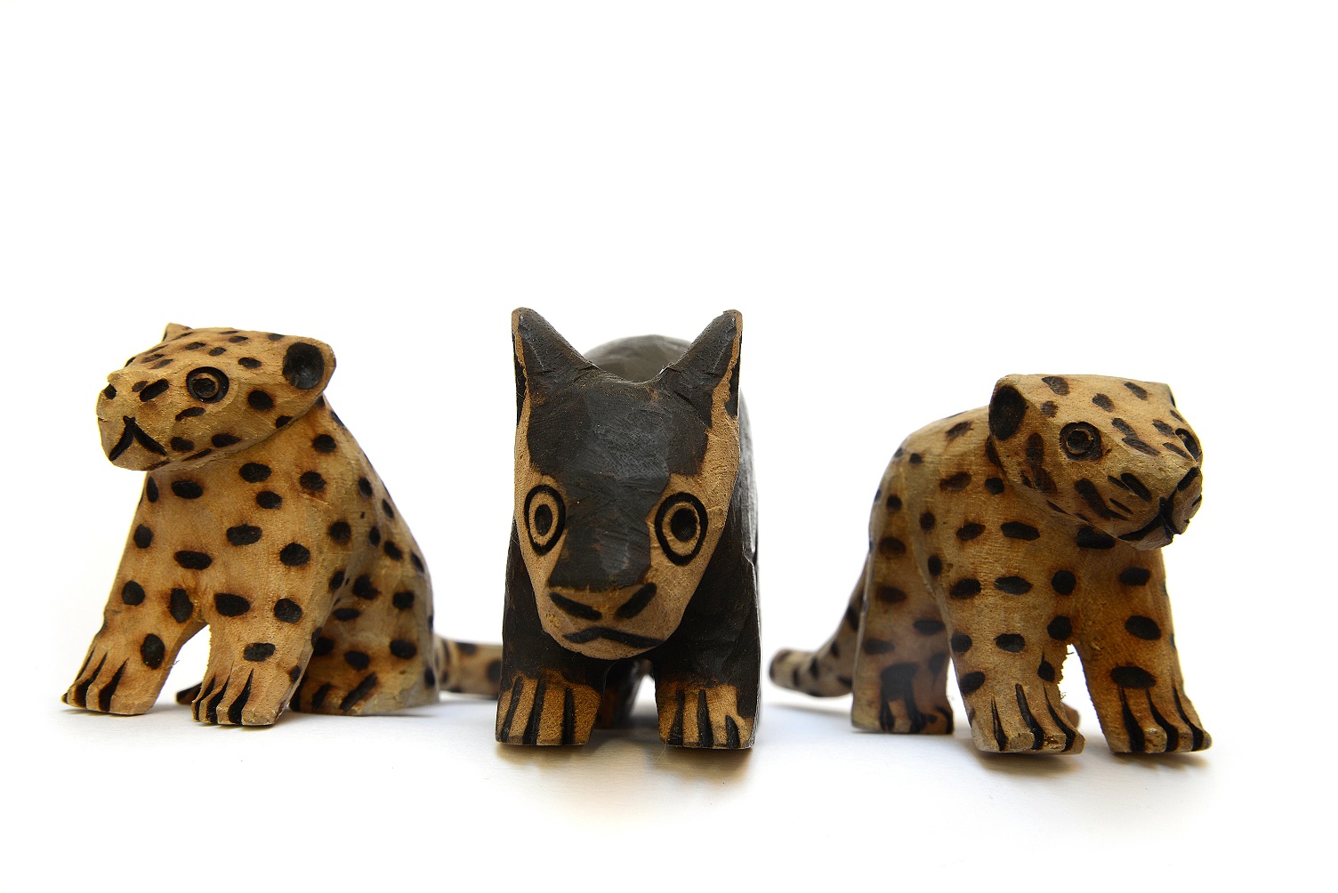 Obras em exposição no Centro Juvenil de Artes Plásticas. | Kraw Penas/Divulgação