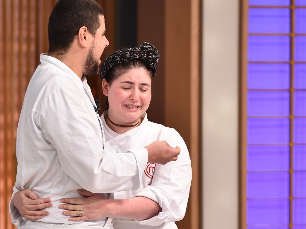 Izabel, a vencedora, chora. | Divulgação