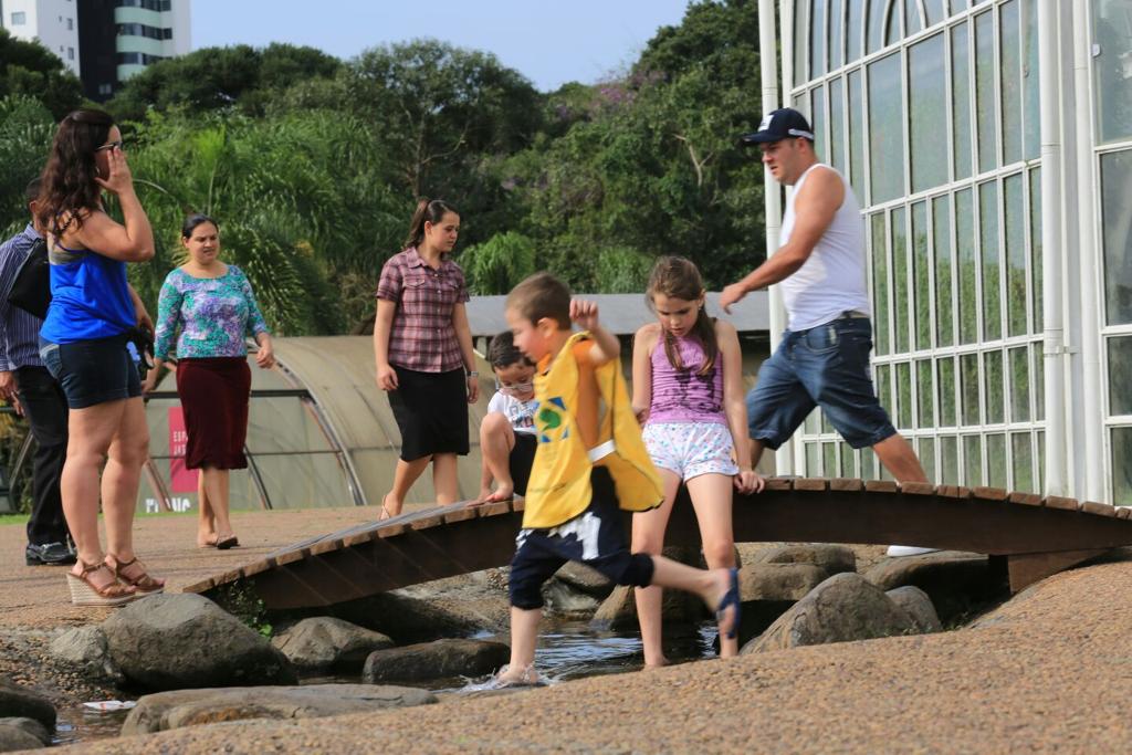 Em Curitiba, a máxima deverá ser de 32.º no sábado (19). | Pedro Serápio/Gazeta do Povo