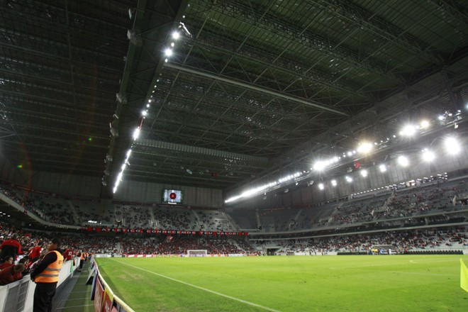 Torcida do Atlético na Arena na noite deste sábado | Daniel Castellano/Gazeta do Povo