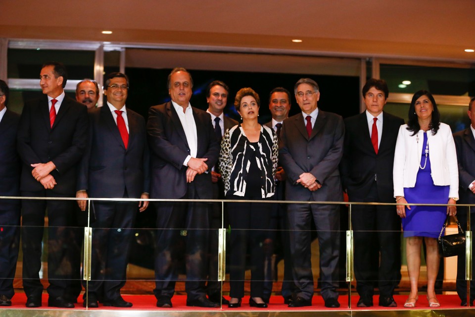 Dilma se reuniu na noite desta segunda (14) com governadores aliados: apoio mútuo. | Pedro Ladeira/Folhapress