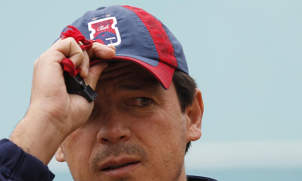Fernando Diniz vai tentar manter a posse de bola diante do líder Botafogo. | Jonathan Campos/Gazeta do Povo