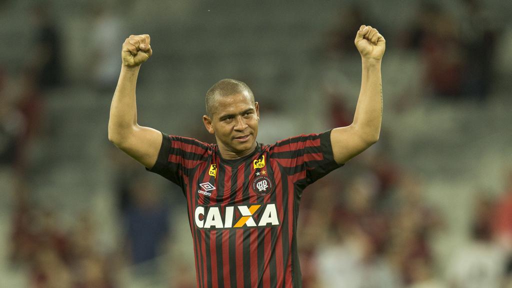 Atlético conta com Walter para voltar à Libertadores em 2016. | Marcelo Andrade/Gazeta do Povo