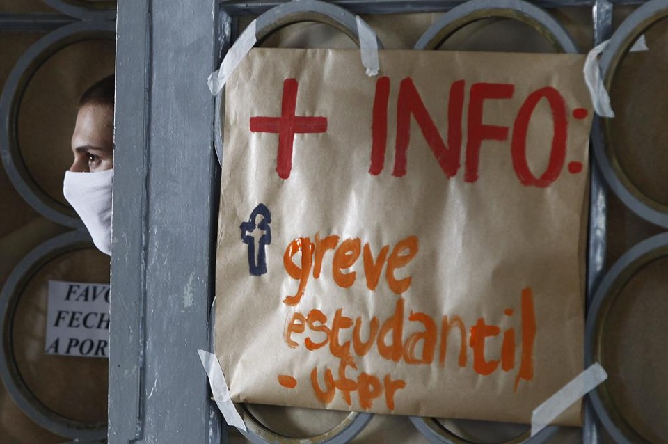 Estudantes estão no prédio desde o dia 31 de agosto | Jonathan Campos/Gazeta do Povo