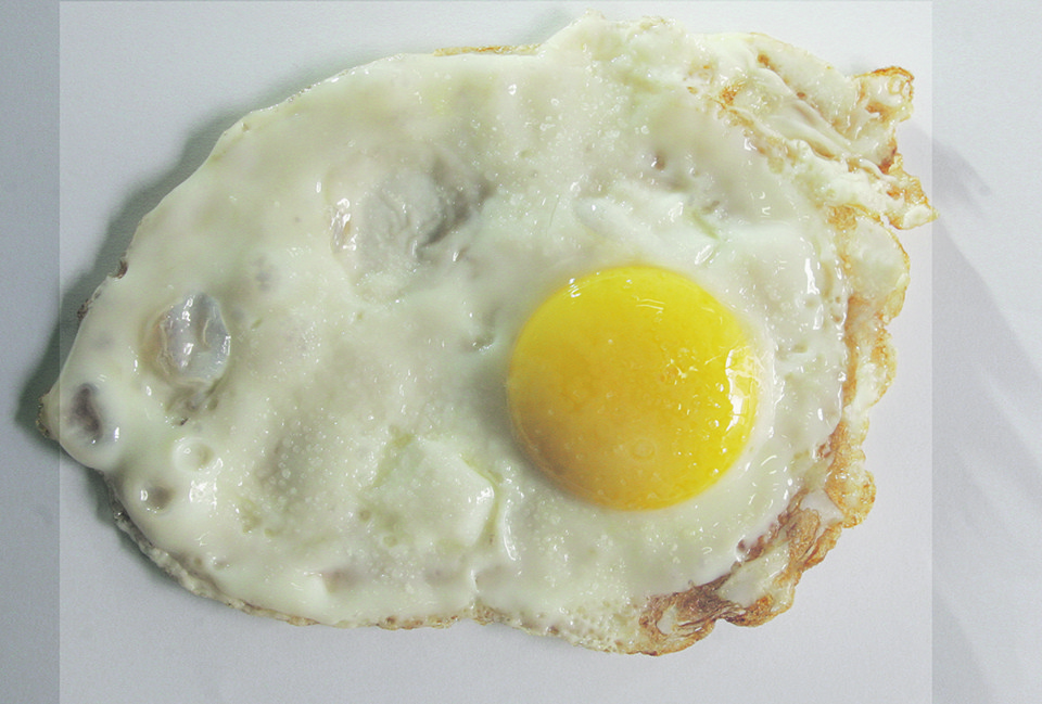 Uma das paixões da culinária brasileira, o ovo frito entra no grupo dos alimentos ricos em colesterol. | Leandro Taques/Arquivo/Gazeta do Povo