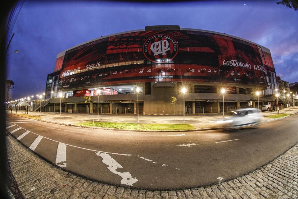 Energia elétrica da Arena da Baixada foi cortada por falta de pagamengo na segunda-feira e restabelecida após 26 horas. | Daniel Castellano/Gazeta do Povo