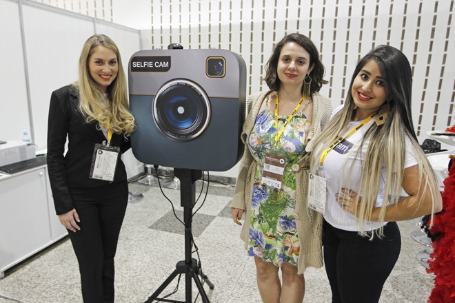 Feira do Fotoinnovation 2015 no Espaço Torres. | Antônio More/Gazeta do Povo