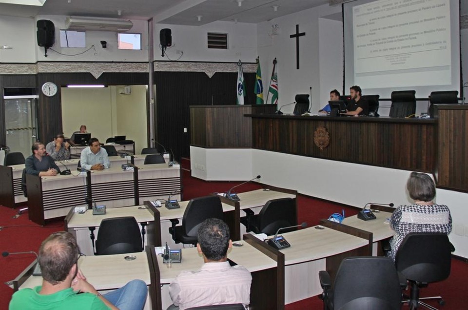 Plenário da Câmara Municipal de Toledo: 19 parlamentares e sessão apenas às segundas-feiras. | /