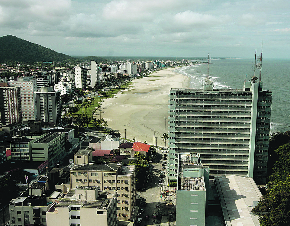 Aberta a temporada de locações no litoral Caiobá, no litoral do Paraná: diárias para a temporada não devem sofrer altos reajustes. | Daniel Castellano/Gazeta do Povo