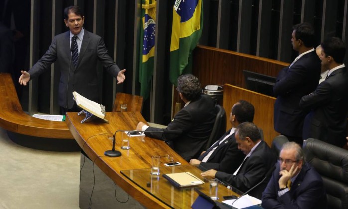 Cid Gomes -que também deve se filiar ao PDT neste mês- foi condenado pelo Tribunal de Justiça do Distrito Federal a pagar R$ 50 mil de indenização a Cunha. | /