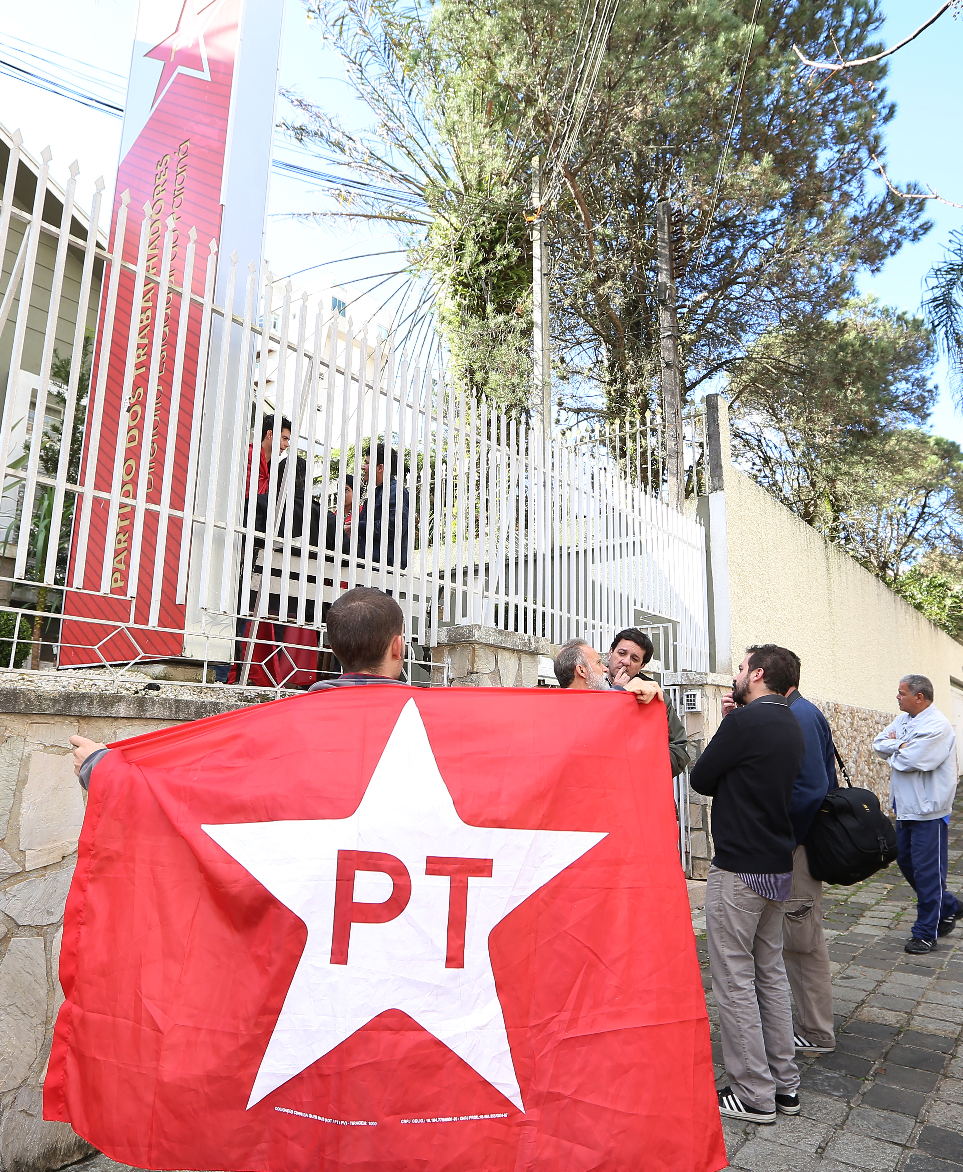 O PT, gastou, em valores corrigidos pela inflação, quase R$ 835 milhões na última campanha municipal. | Giuliano Gomes/Gazeta do Povo