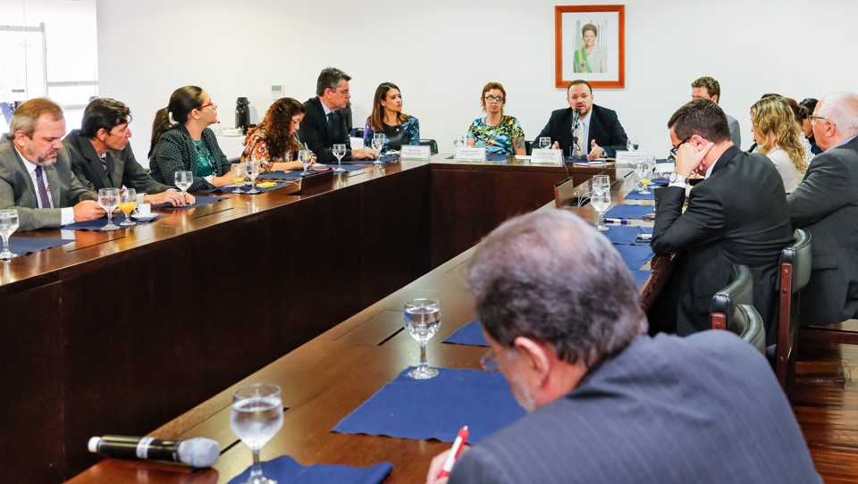Edinho Silva (embaixo do quadro de Dilma): corte de ministérios será apresentado até a quinta-feira da semana que vem. | Ichiro Guerra/Presidência da República