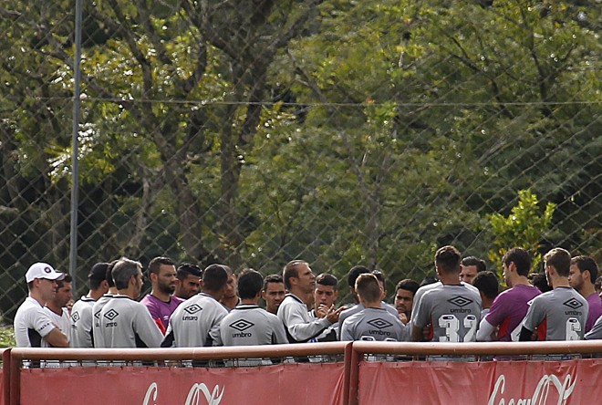 Mas também cobra quando tem de cobrar. | Jonathan Campos/Gazeta do Povo