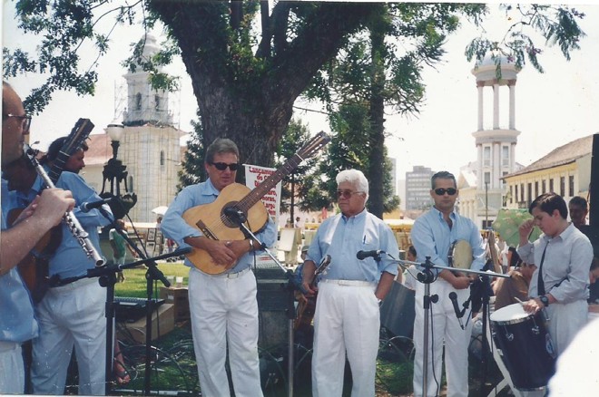 Lançamento do primeiro CD do conjunto Choro e Seresta, no Largo da Ordem, em 1999. | João Luis Rodrigues