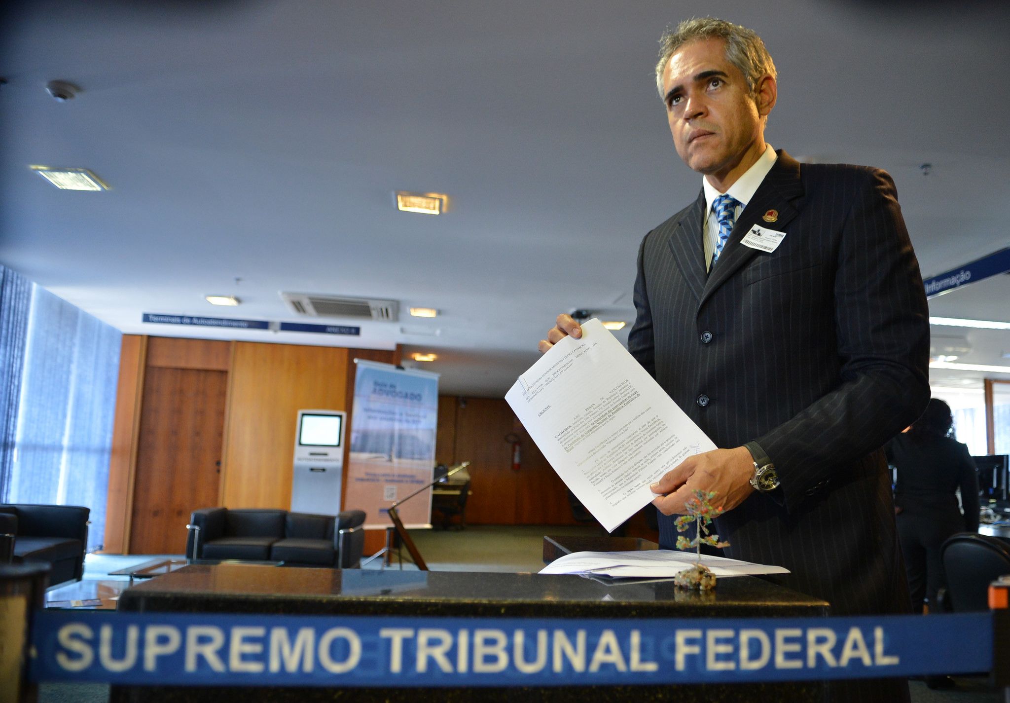 Alberto Cascais postou foto tomando cerveja na Croácia: férias sem avisar. | Antonio Cruz/Agência Brasiil