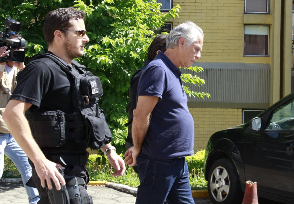 O engenheiro é acusado de ser operador do partido na diretoria Internacional da Petrobras. Ele foi preso temporariamente na última segunda (21) | Aniele Nascimento/Gazeta do Povo