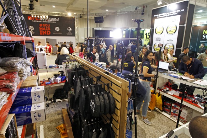 Feira do Fotoinnovation 2015 no Espaço Torres. | Antônio More/Gazeta do Povo