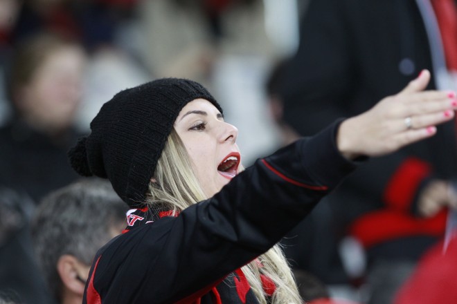 Torcida feminina marca presença na Arena | Daniel Castellano/Gazeta do Povo