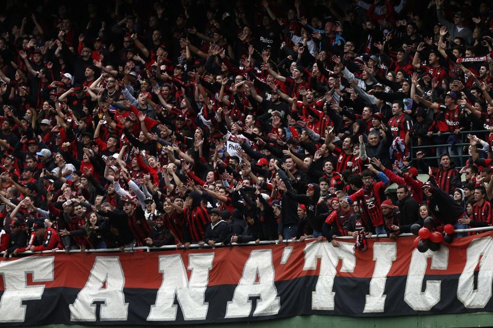 Torcida atleticana no Couto Pereira. | Albari Rosa/Gazeta do Povo