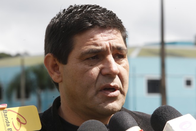 Durval Lara Ribeiro, o Vavá, nega traição a Fernando Diniz: “Manda quem pode, obedece quem precisa”. | Aniele Nascimento/Gazeta do Povo